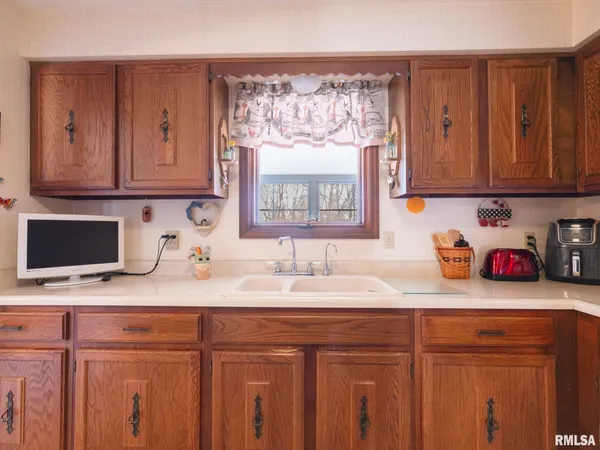 $233,000 | 9522 West Excalibur Court, Mapleton, IL 61547