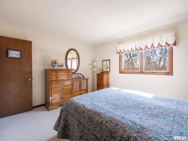 $233,000 | 9522 West Excalibur Court, Mapleton, IL 61547