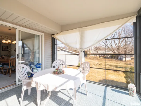 $233,000 | 9522 West Excalibur Court, Mapleton, IL 61547