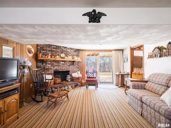 $233,000 | 9522 West Excalibur Court, Mapleton, IL 61547