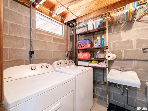 $233,000 | 9522 West Excalibur Court, Mapleton, IL 61547
