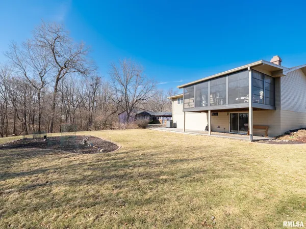 $233,000 | 9522 West Excalibur Court, Mapleton, IL 61547