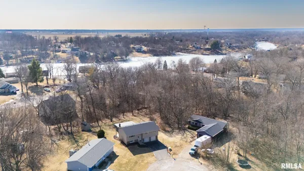 $233,000 | 9522 West Excalibur Court, Mapleton, IL 61547