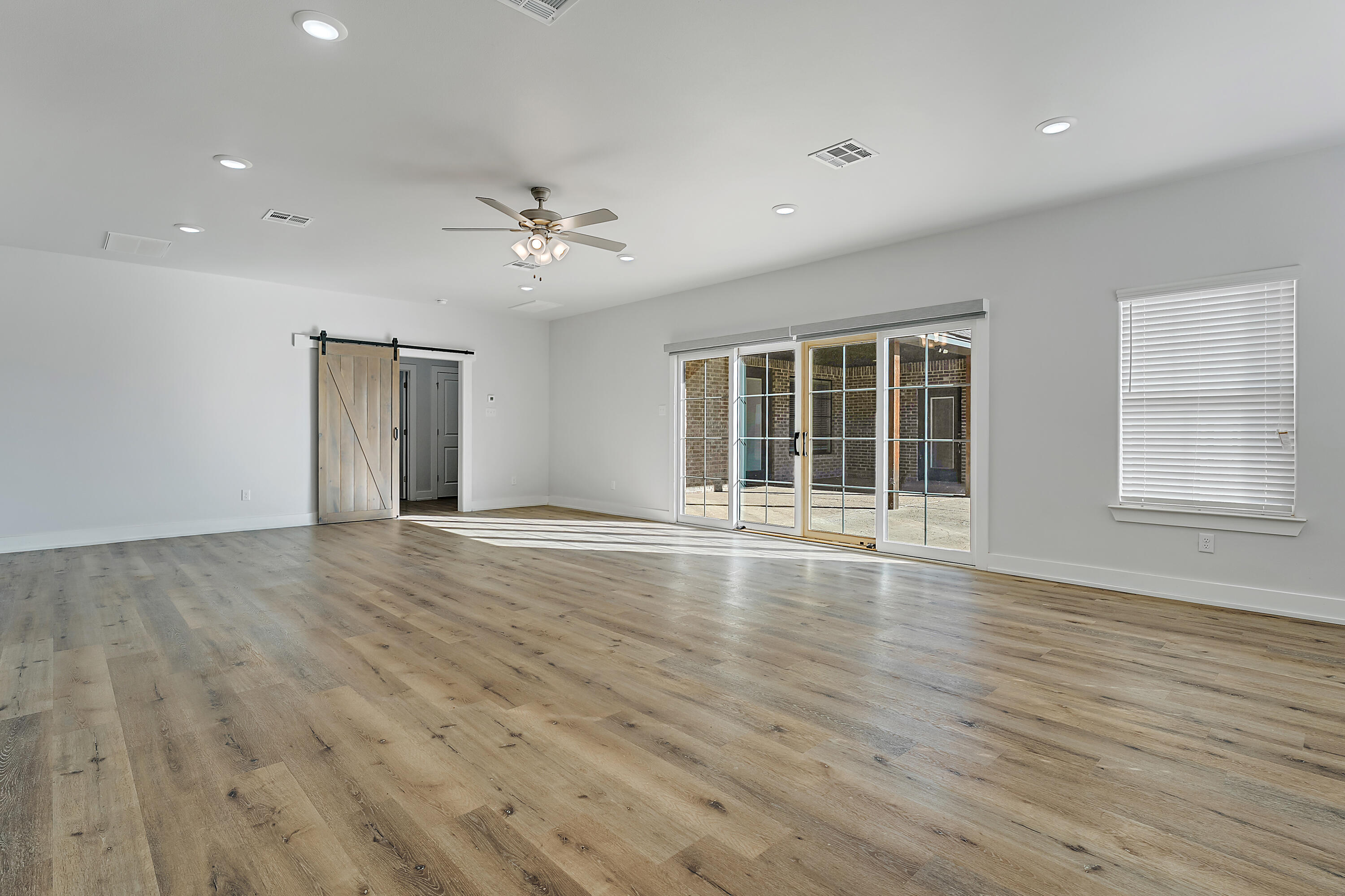 9217 County Road 6870 Lubbock, TX 79407 - Photo 8 of 39 IMG_0912