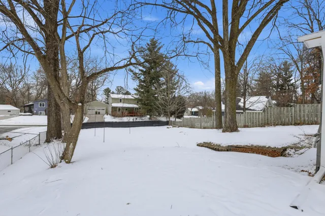 $325,000 | 115 Glenmar Avenue, Mahtomedi, MN 55115