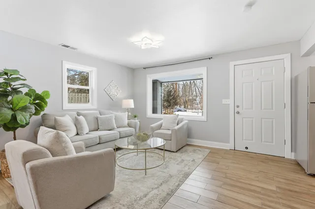 $325,000 | 115 Glenmar Avenue, Mahtomedi, MN 55115