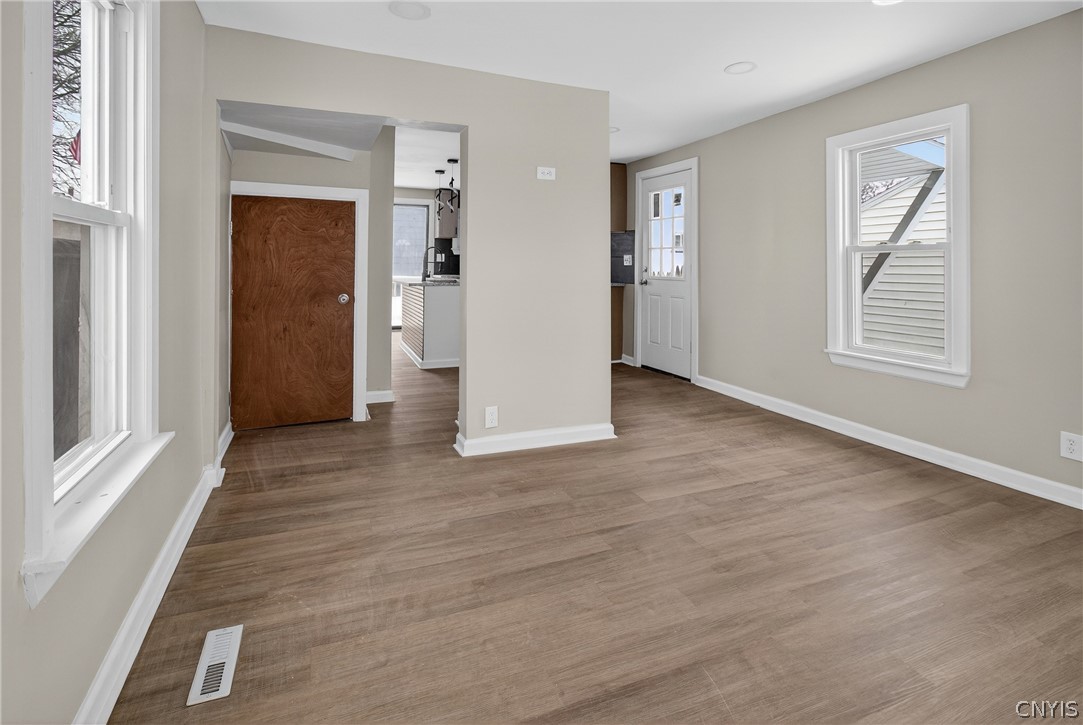 204 East Maple Avenue East Rochester, NY 14445 - Photo 13 of 34