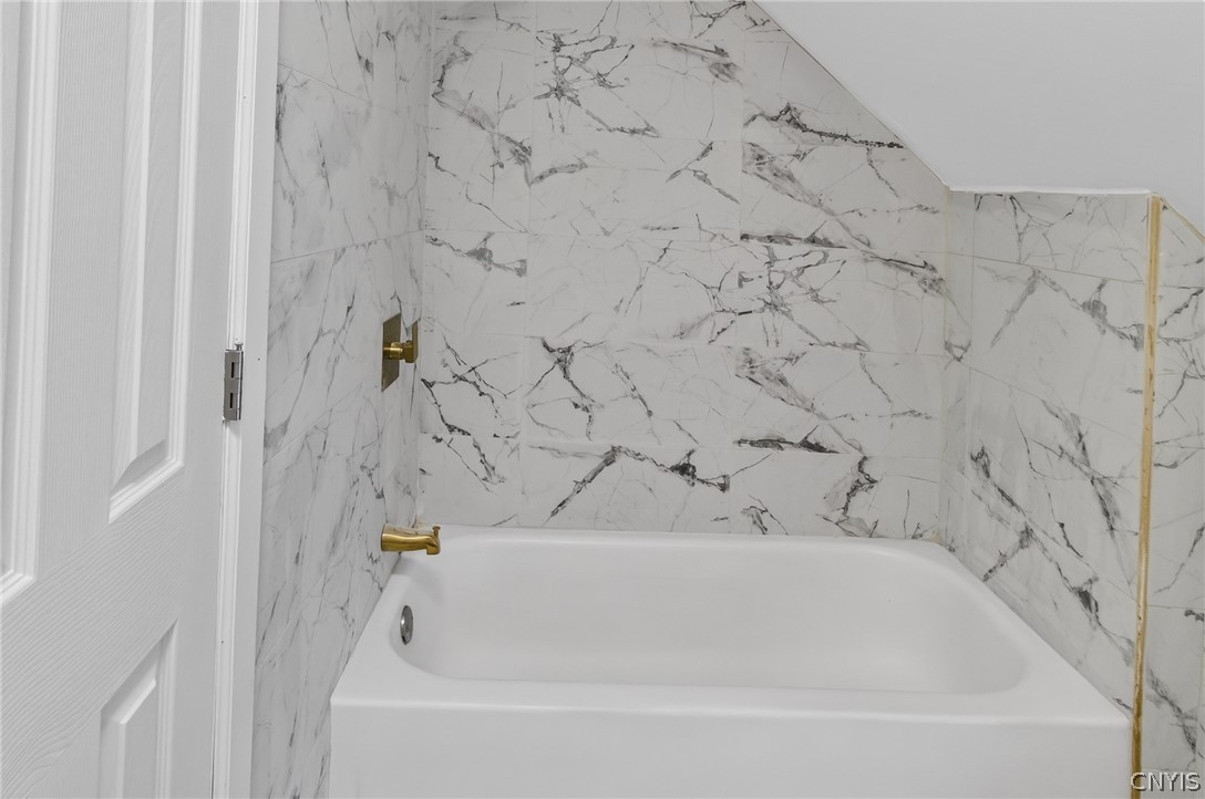 204 East Maple Avenue East Rochester, NY 14445 - Photo 20 of 34