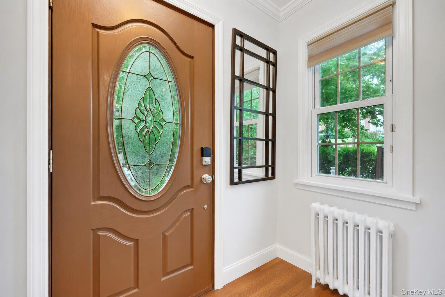 4 Interlaken Avenue New Rochelle, NY 10801 - Photo 2 of 28
