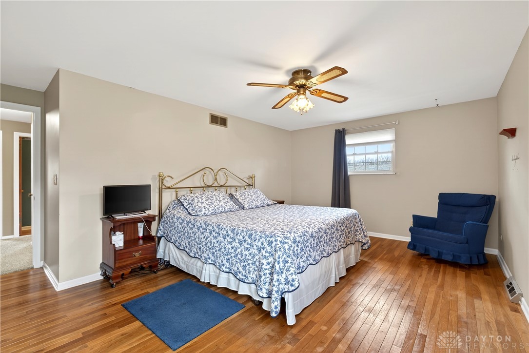 1547 Ambridge Road Centerville, OH 45459 - Photo 31 of 79
