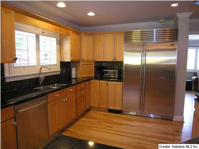 1546 Saulter Road Birmingham, AL 35209 - Photo 3 of 31