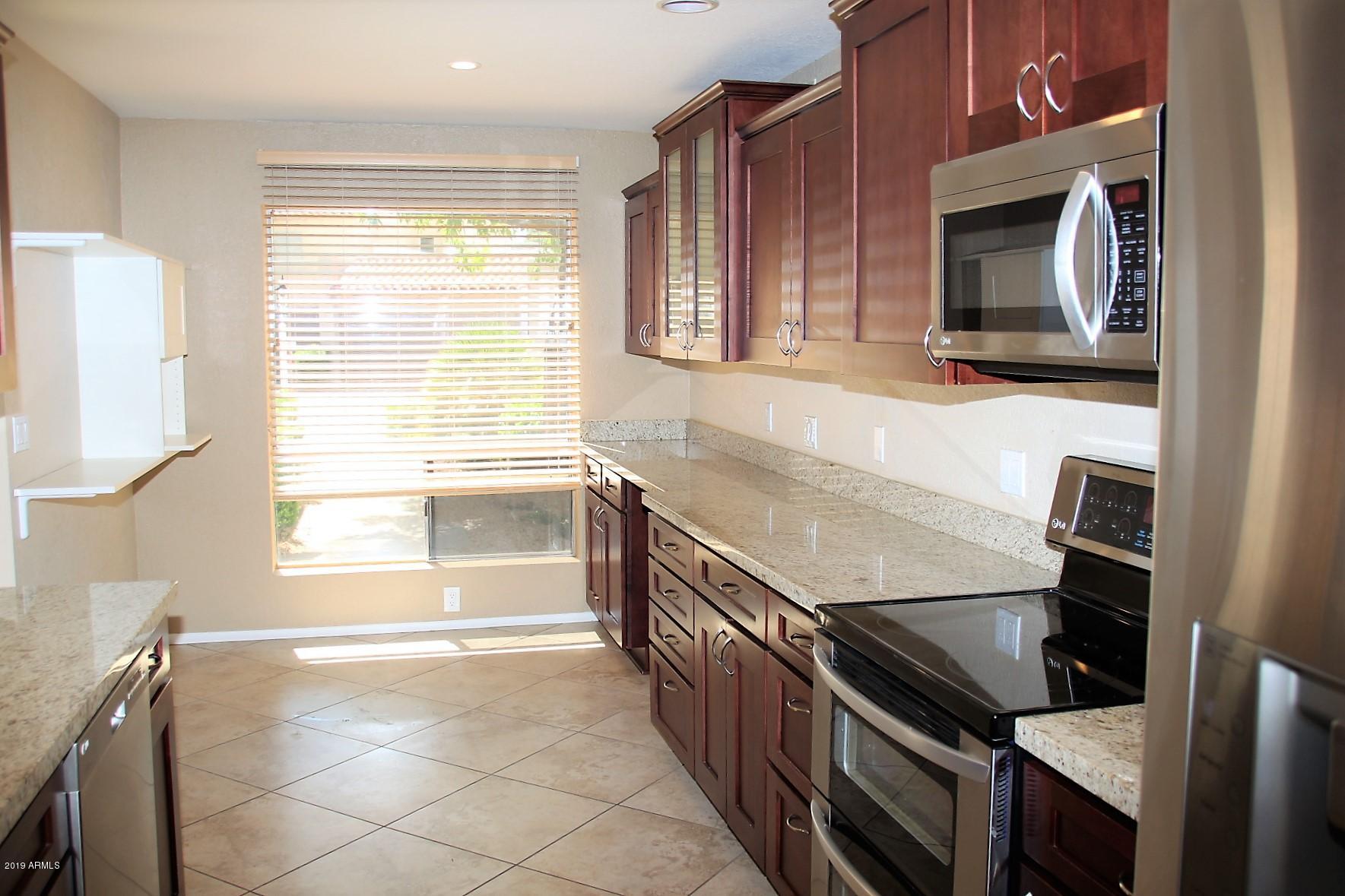 11615 North 40th Way Phoenix, AZ 85028 - Photo 7 of 33 Stainless appliances