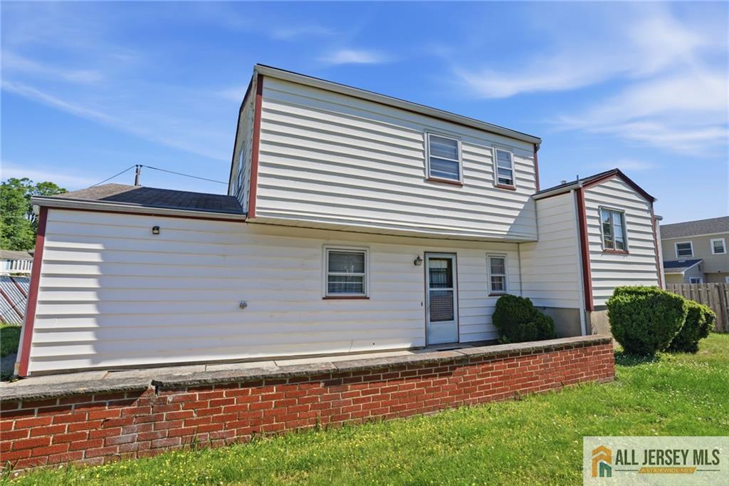 11 Reo Court Colonia, NJ 07067 - Photo 32 of 33