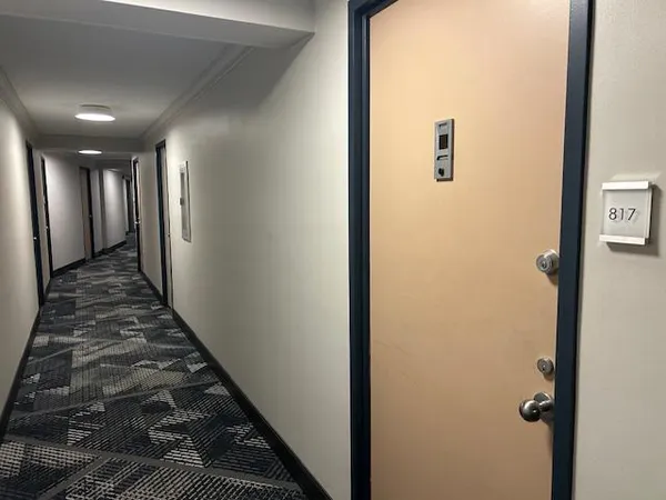 $1,900 | 10201 Grosvenor Place, Unit 817, Rockville, MD 20852