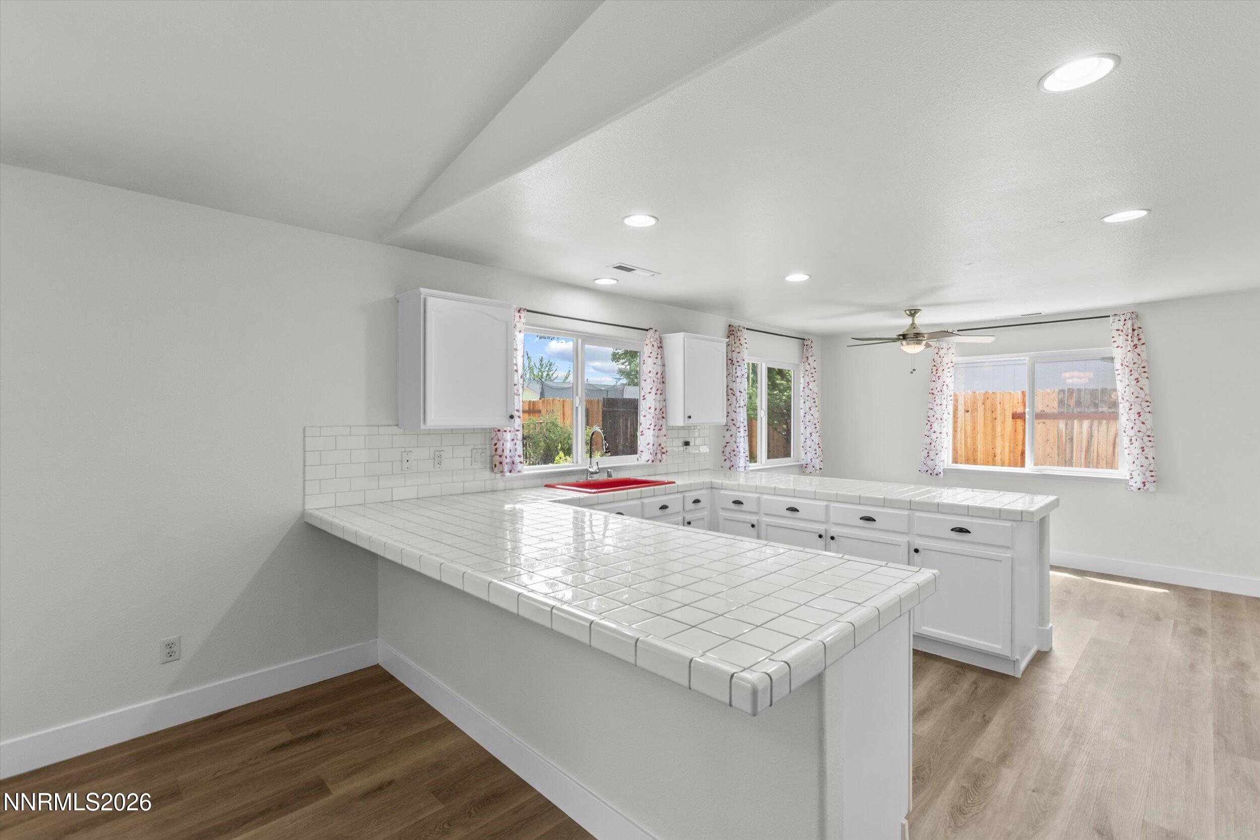 9830 Crystalline Drive Reno, NV 89506 - Photo 17 of 44 13-0Y7A3216