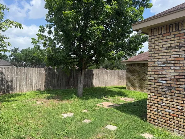 $1,800 | 3300 Santa Laura, Mission, TX 78572