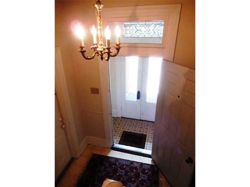 113 Freeport Road Aspinwall, PA 15215 - Photo 9 of 18 Entry/Foyer.