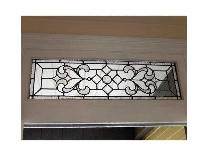 113 Freeport Road Aspinwall, PA 15215 - Photo 10 of 18 Entry/Foyer.