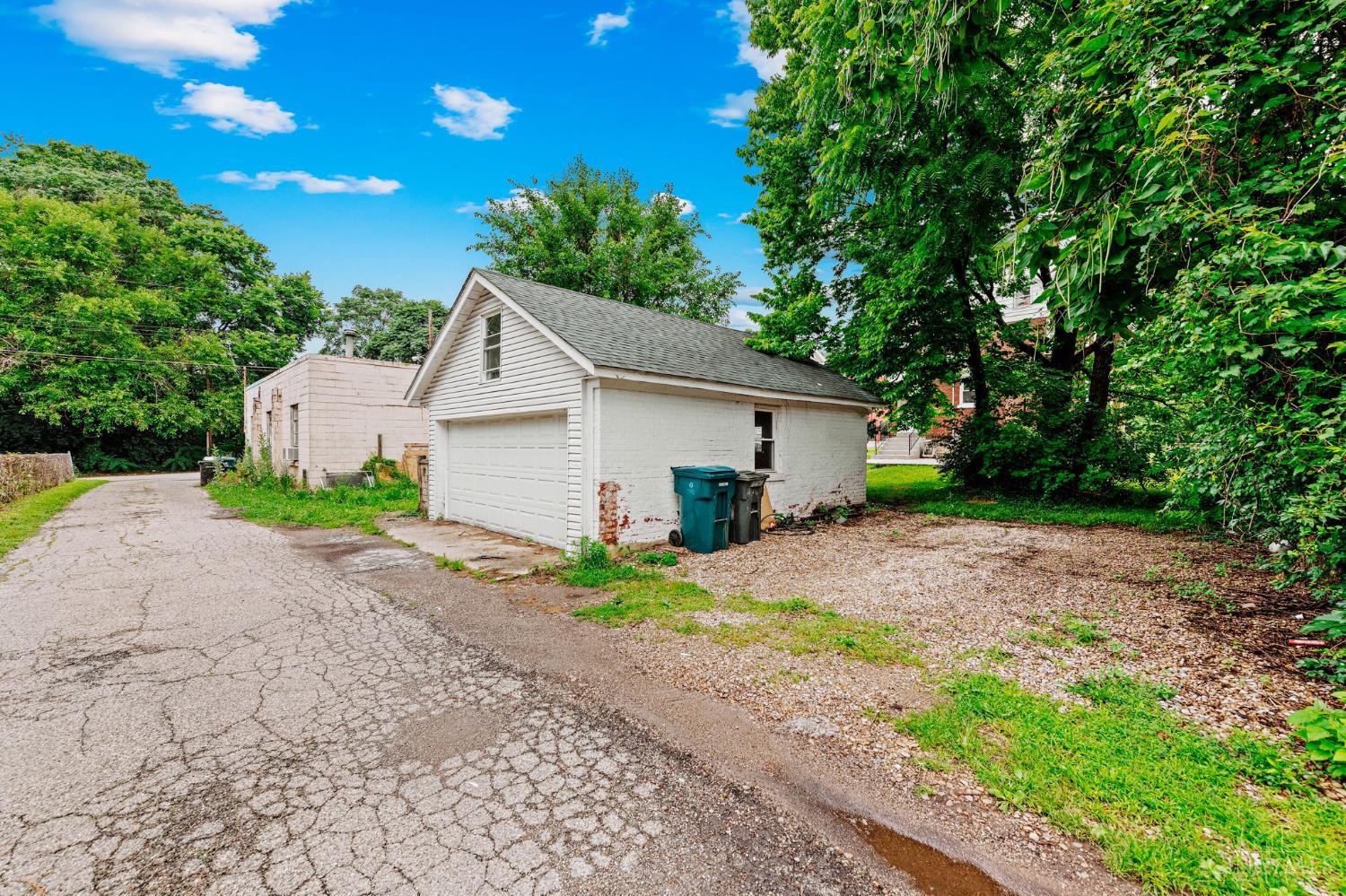 6505 Madison Road Cincinnati, OH 45227 - Photo 22 of 27