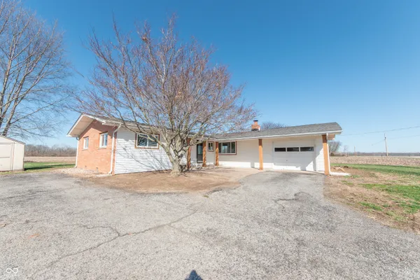 $249,900 | 7642 South 800th Street East, Edinburgh, IN 46124