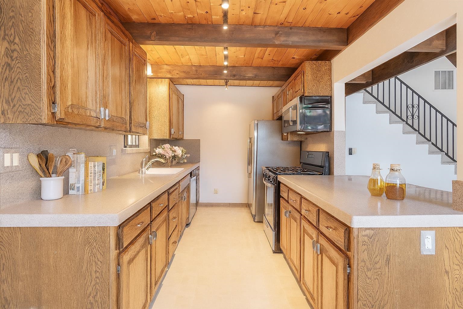 14129 Tyrol Road Truckee, CA 96161 - Photo 10 of 24 Gallery Image 10