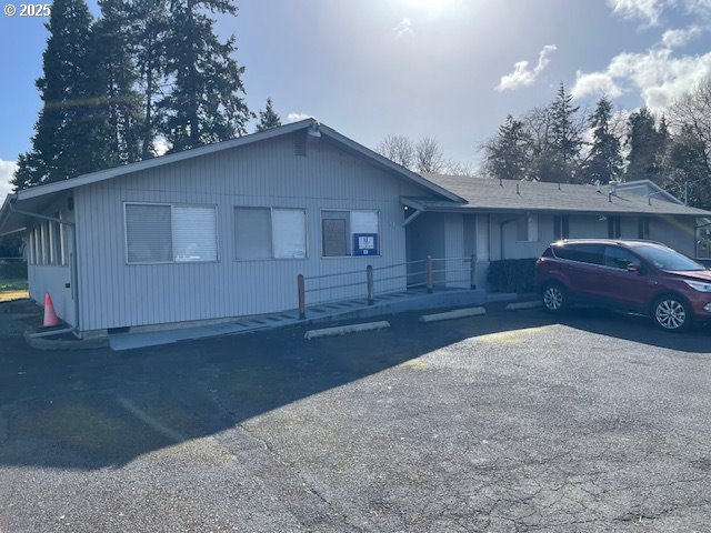 32 Marion Lane Eugene, OR 97404 - Photo 3 of 11