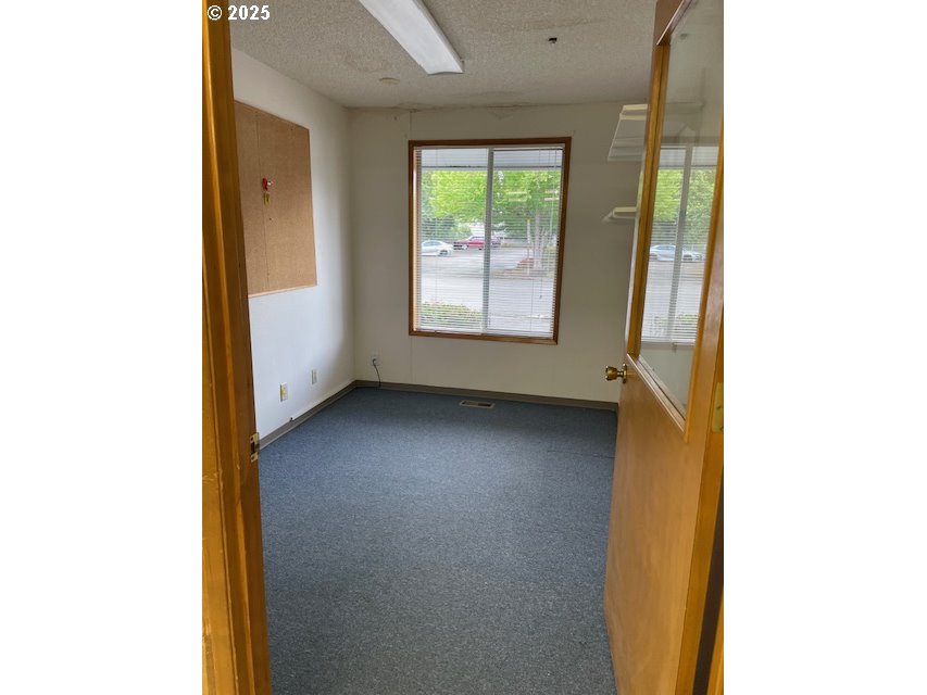 32 Marion Lane Eugene, OR 97404 - Photo 7 of 11