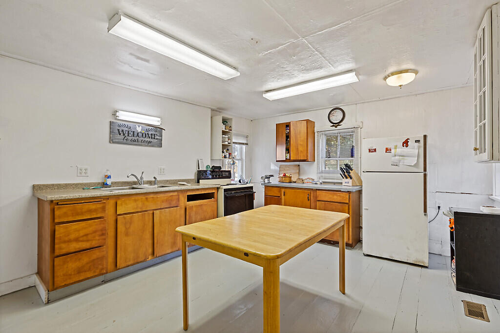 81 Downing Road Exeter, ME 04435 - Photo 35 of 57 06_BP5A0036_DxO_mls