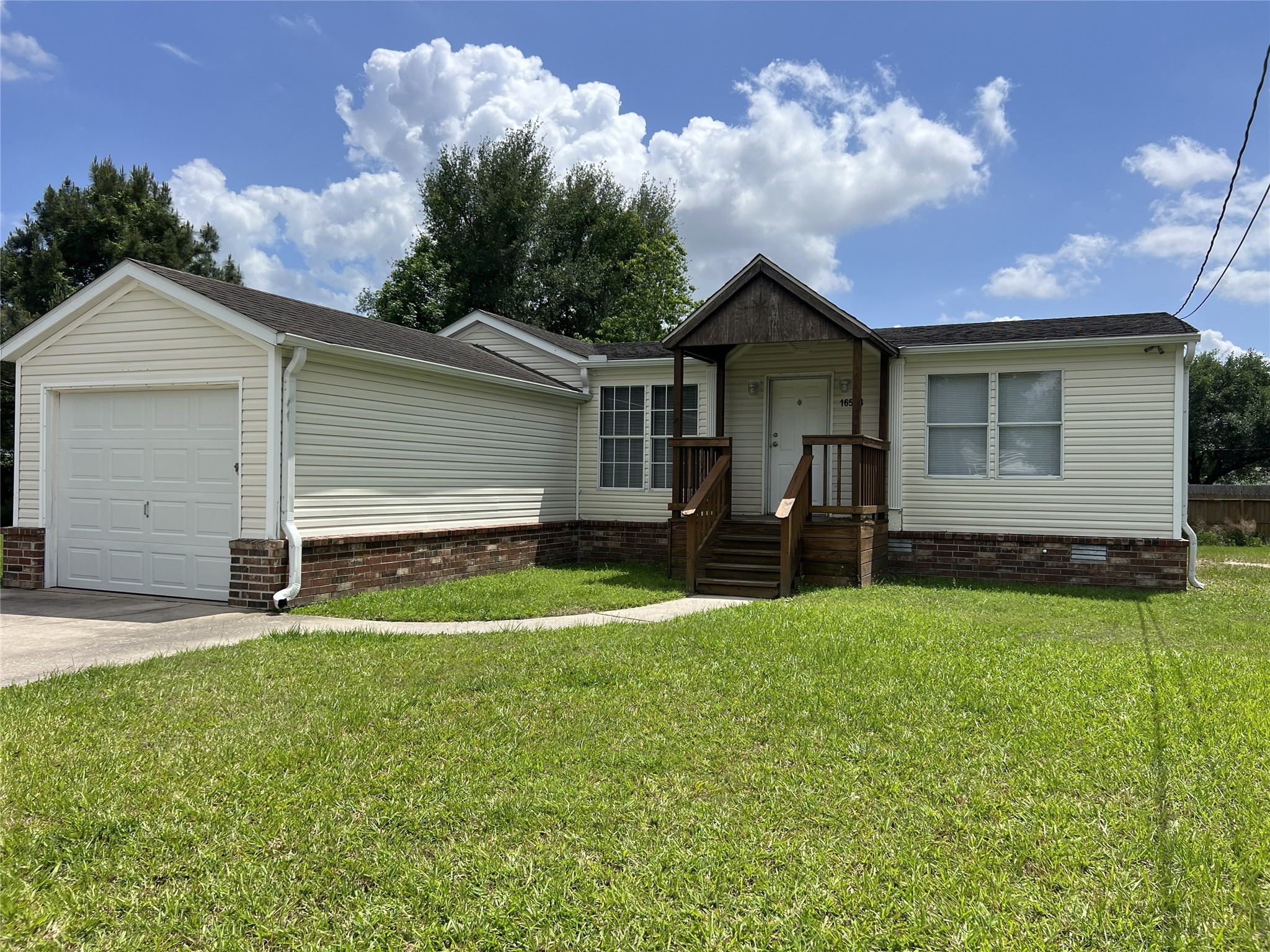 16524 Spring Rain Court Conroe, TX 77302 - Photo 2 of 19