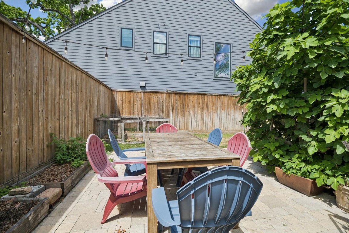 623 Pecore Street Houston, TX 77009 - Photo 13 of 19 a view of outdoor sitting area with furniture