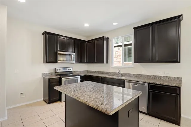 $1,800 | 2031 Avondown Road, Forney, TX 75126