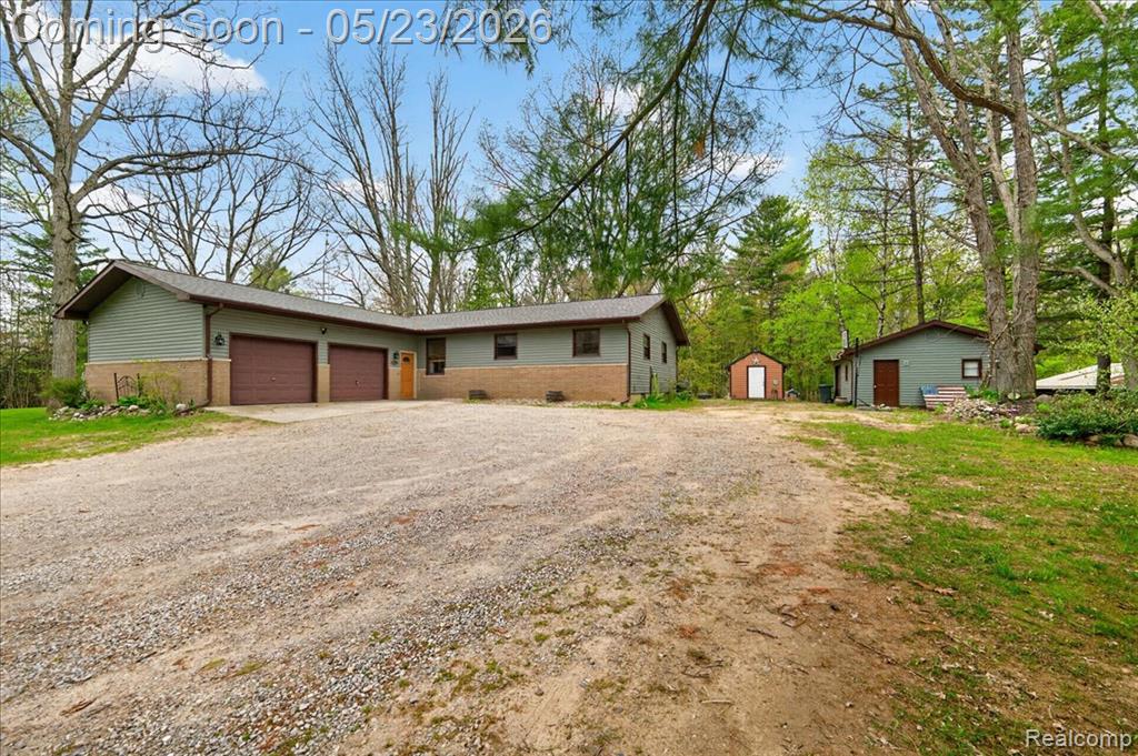 4049 Slattery Road North Branch, MI 48461 - Photo 2 of 45