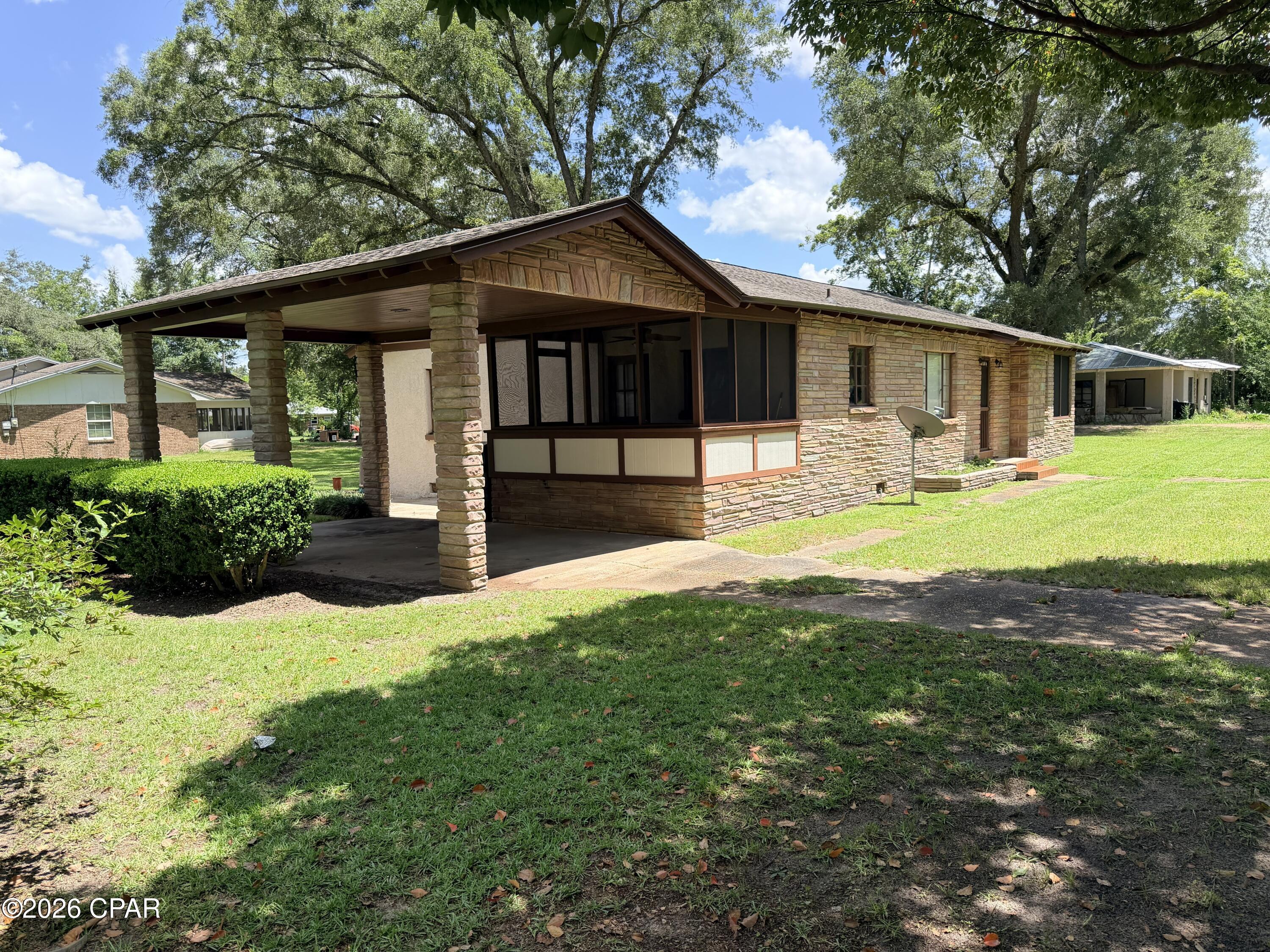 2046 Finley Avenue Grand Ridge, FL 32442 - Photo 1 of 29 Gallery Image 1