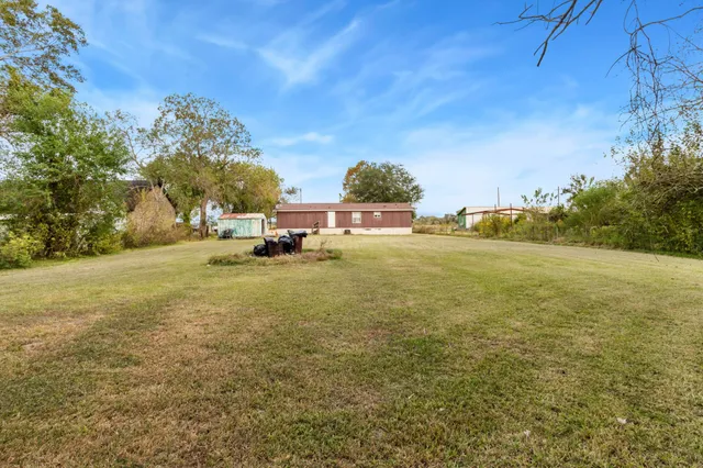 $220,000 | 445 County Road 6021, Dayton, TX 77535