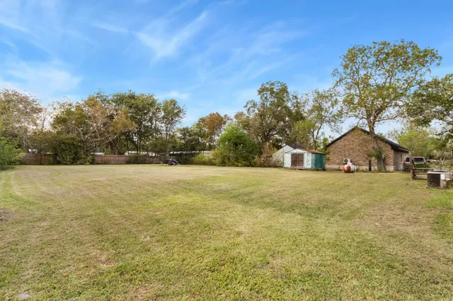 $220,000 | 445 County Road 6021, Dayton, TX 77535