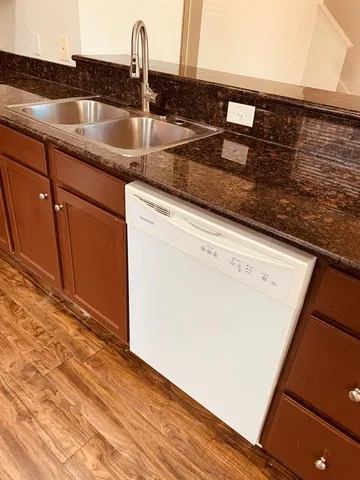 a close view of sink and tap