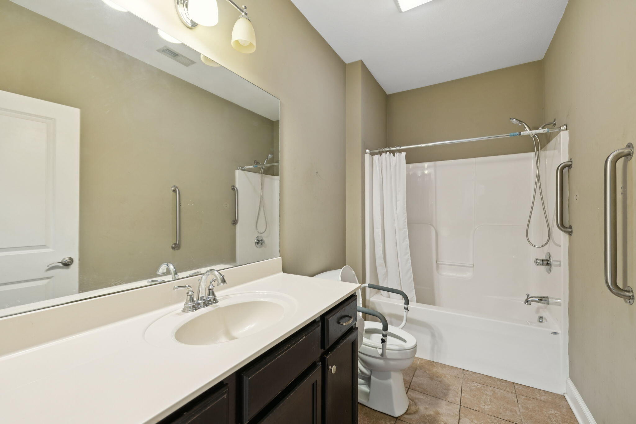 5459 Mandarin Circle Hixson, TN 37343 - Photo 9 of 47 9-5459 Mandarin Cir Chattanooga - 009