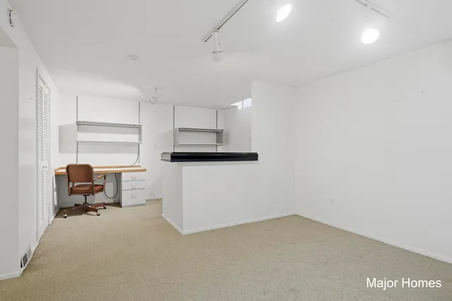 $265,000 | 241 Heritage Commons Street Southeast, Grand Rapids, MI 49503