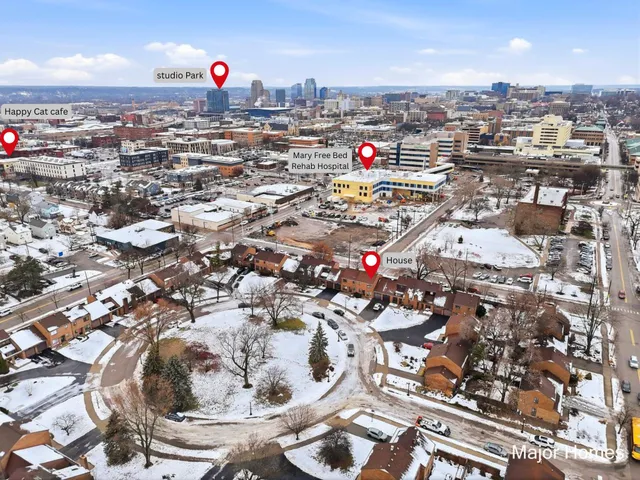 $265,000 | 241 Heritage Commons Street Southeast, Grand Rapids, MI 49503