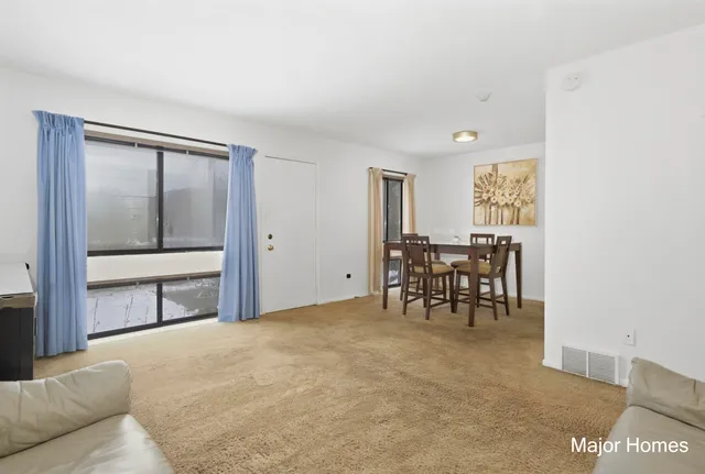 $265,000 | 241 Heritage Commons Street Southeast, Grand Rapids, MI 49503