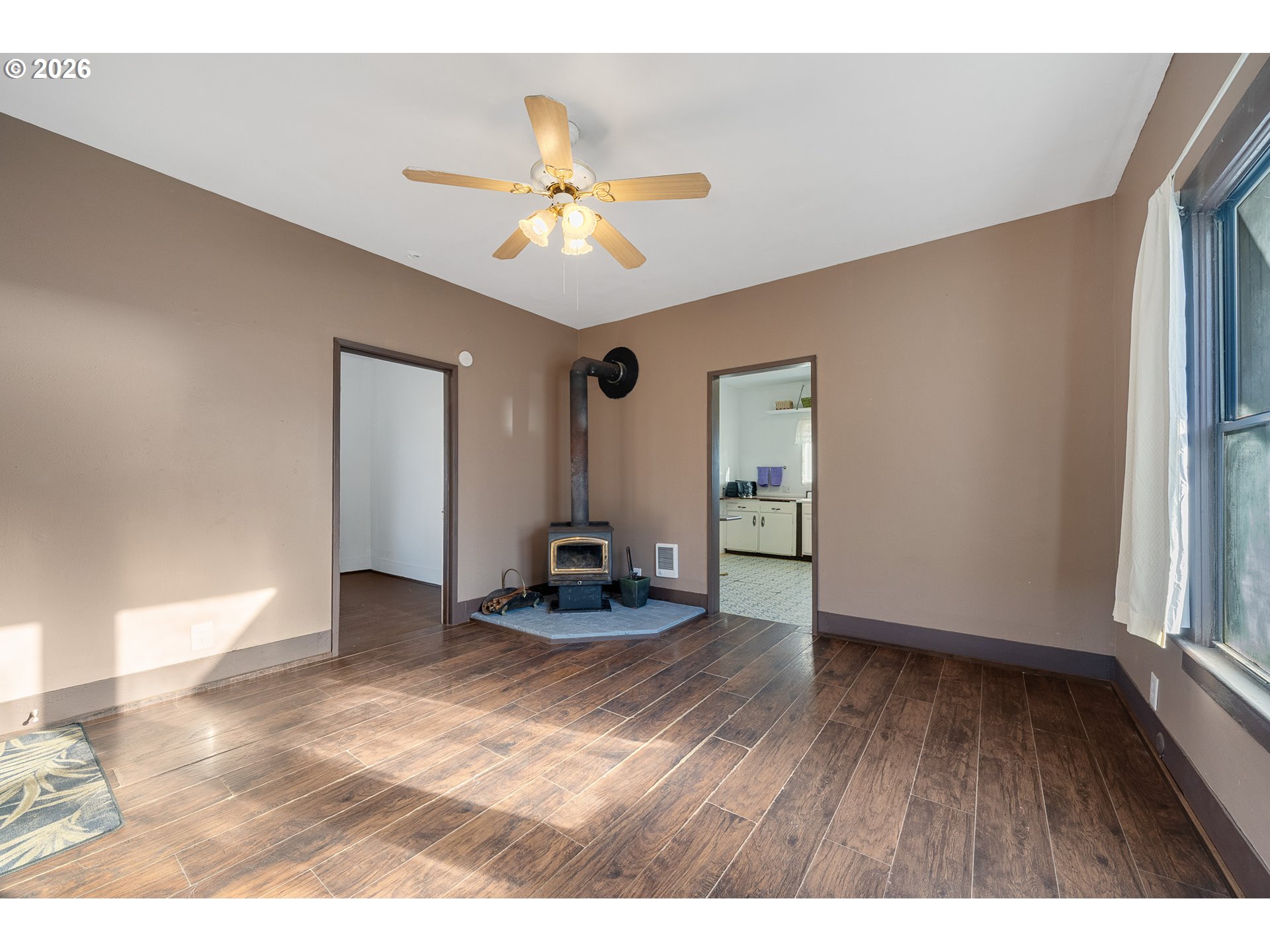 215 Cypress Avenue Garibaldi, OR 97118 - Photo 4 of 19