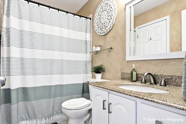 $295,000 | 5106 Greenbrier Drive, McHenry, IL 60050