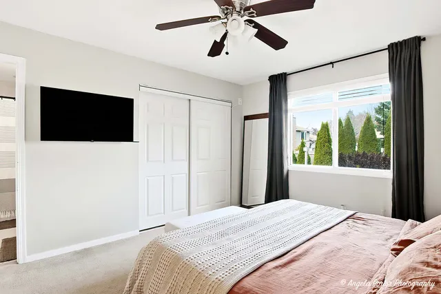 $295,000 | 5106 Greenbrier Drive, McHenry, IL 60050