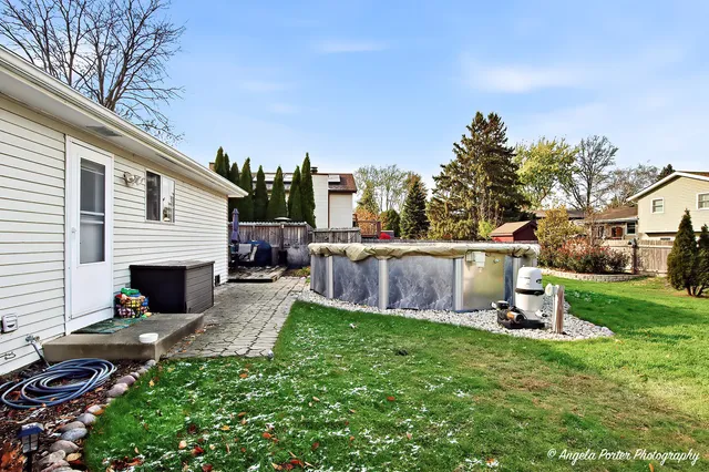 $295,000 | 5106 Greenbrier Drive, McHenry, IL 60050