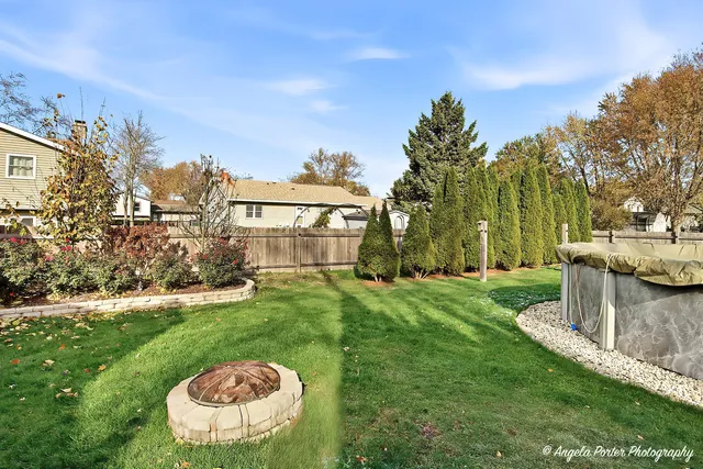 $295,000 | 5106 Greenbrier Drive, McHenry, IL 60050