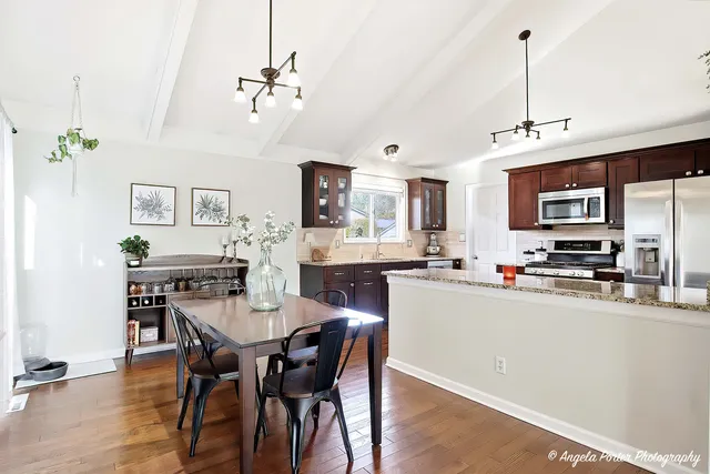 $295,000 | 5106 Greenbrier Drive, McHenry, IL 60050