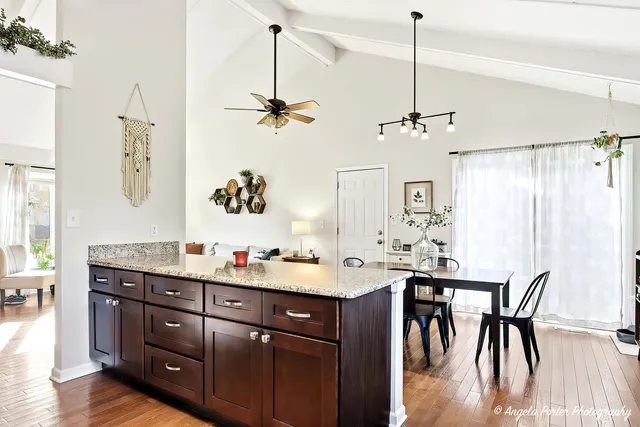 $295,000 | 5106 Greenbrier Drive, McHenry, IL 60050