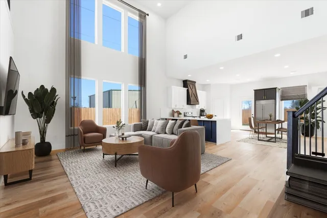 $395,000 | 320 East Main Street, La Porte, TX 77571