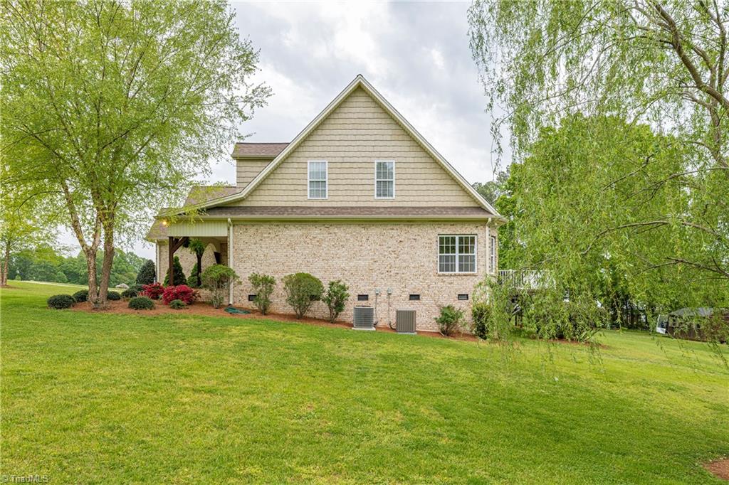 1650 Alco Road East Bend, NC 27018 - Photo 4 of 33 Gallery Image 4