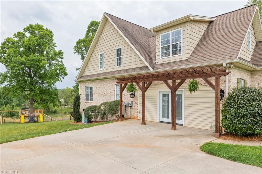 1650 Alco Road East Bend, NC 27018 - Photo 6 of 33 Gallery Image 6